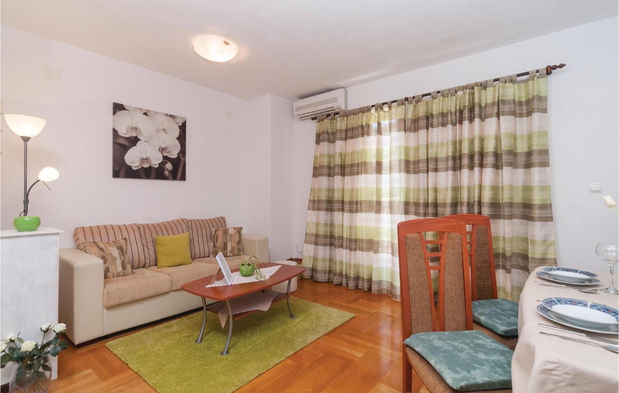 Lovely Apartment In Split With Wifi Esterno foto
