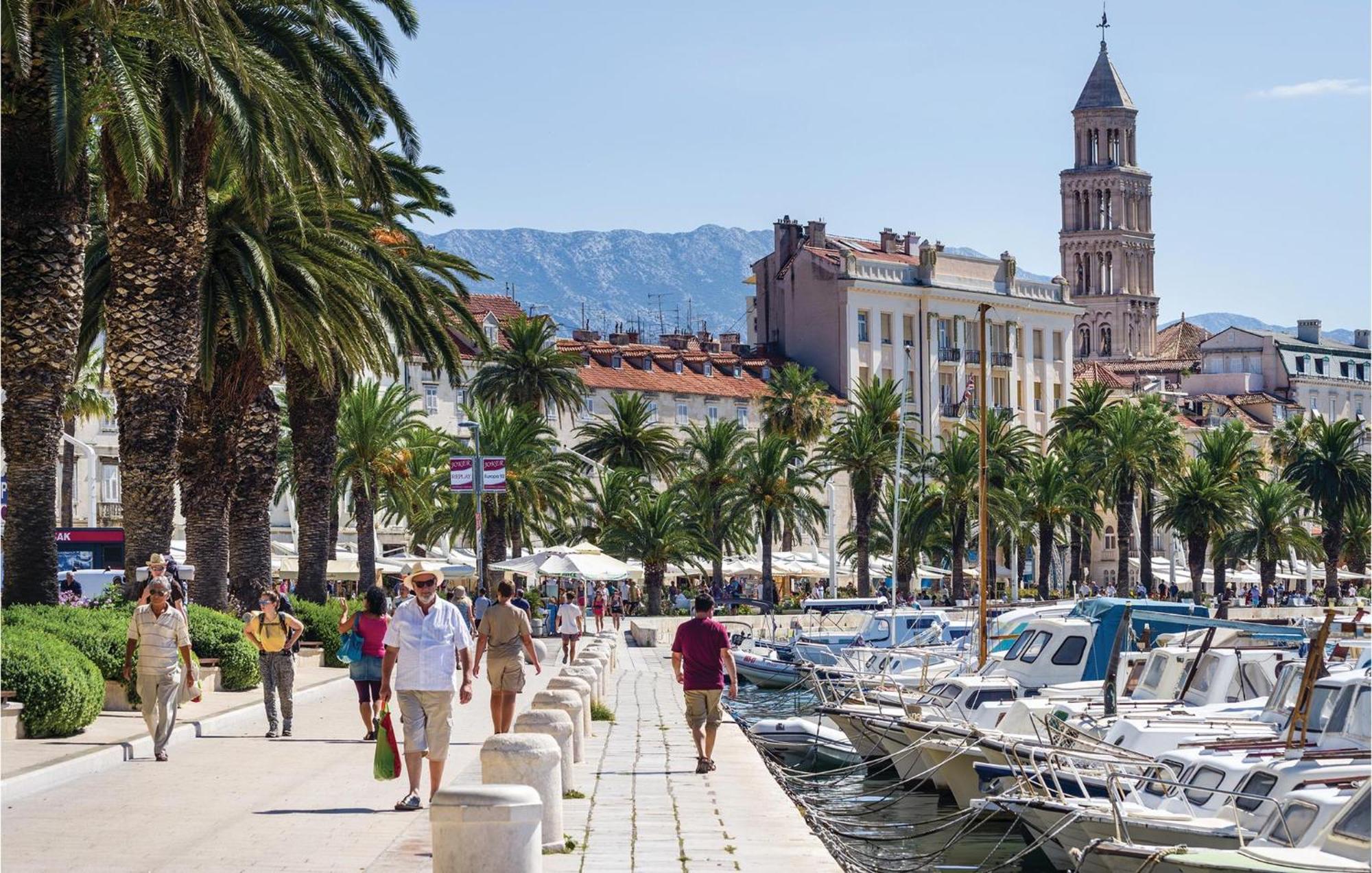 Lovely Apartment In Split With Wifi Esterno foto